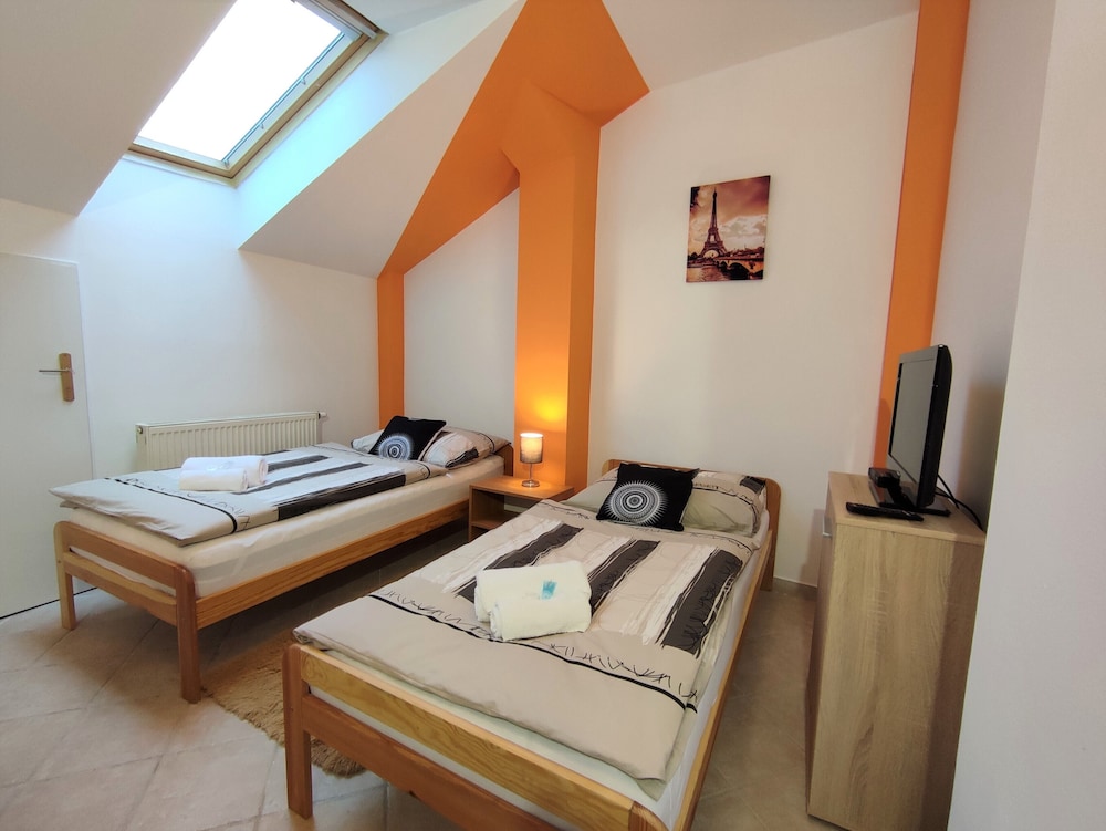 Basic Room photo 1