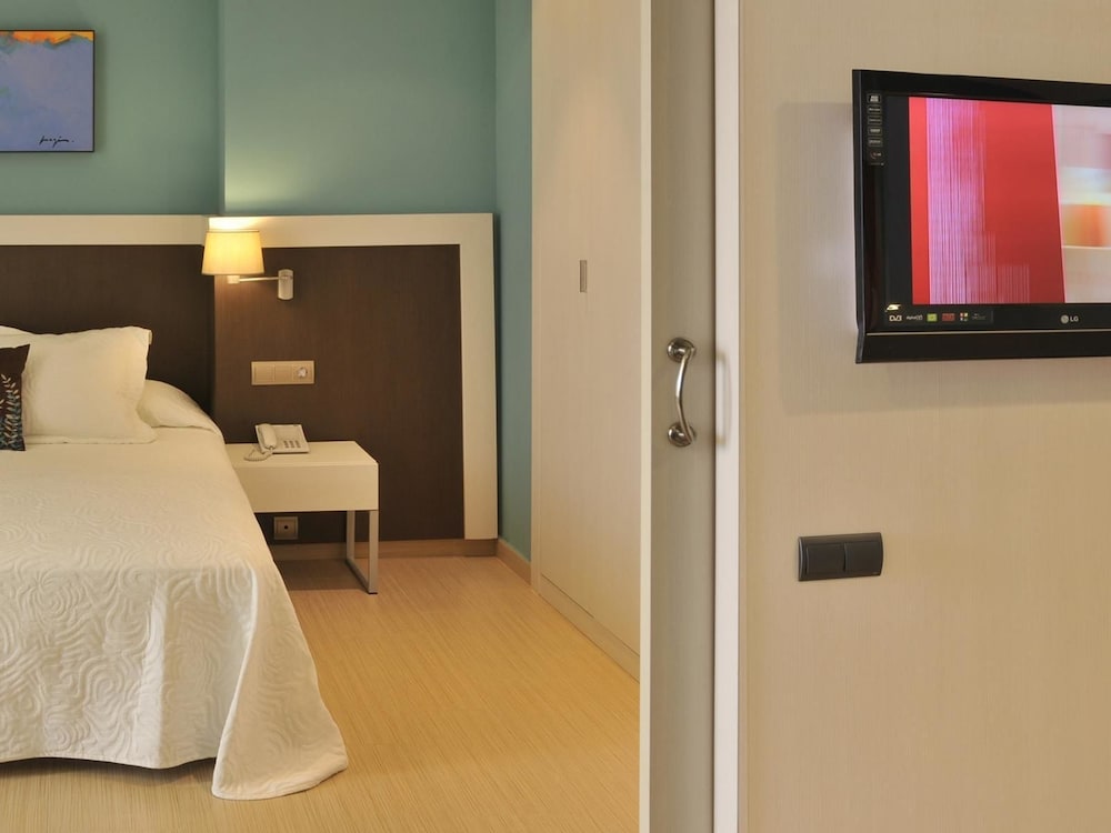 Suite - Photo 3
