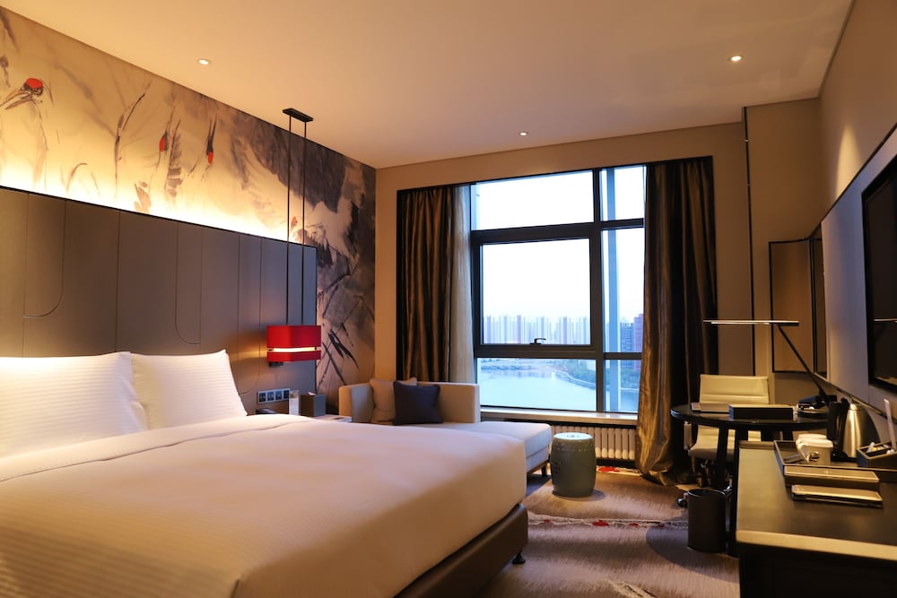 Grand Deluxe King Room photo 1