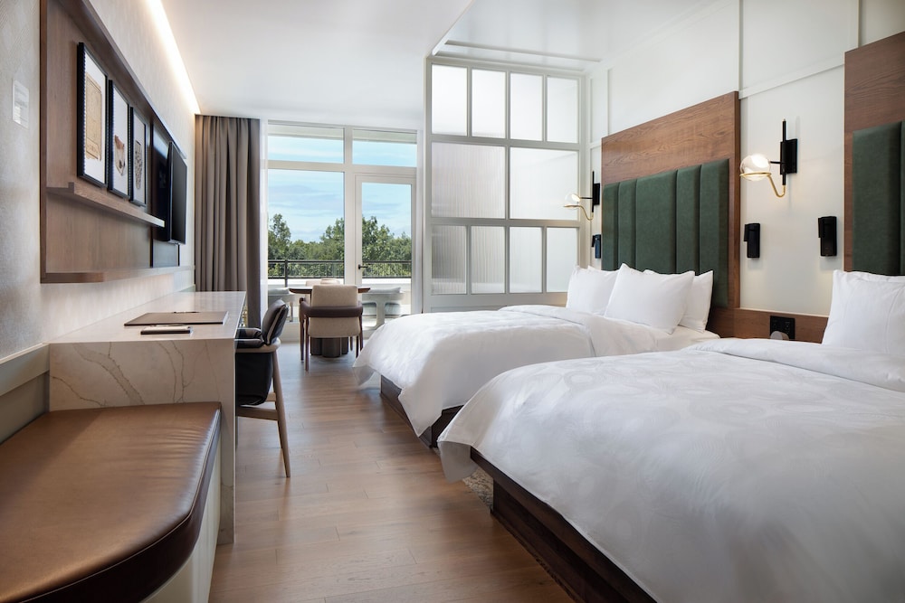 Superior Single Room, 2 Queen Beds, Non Smoking, Balcony