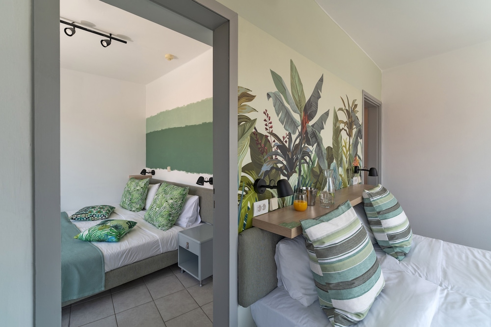 Room, 2 Bedrooms, Sea View photo 3