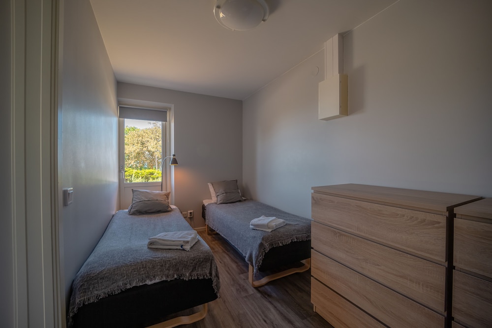 Apartment, 2 Bedrooms, Ground Floor - Photo 6