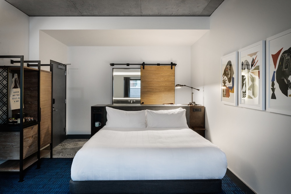 Room, 1 King Bed (Apprentice)
