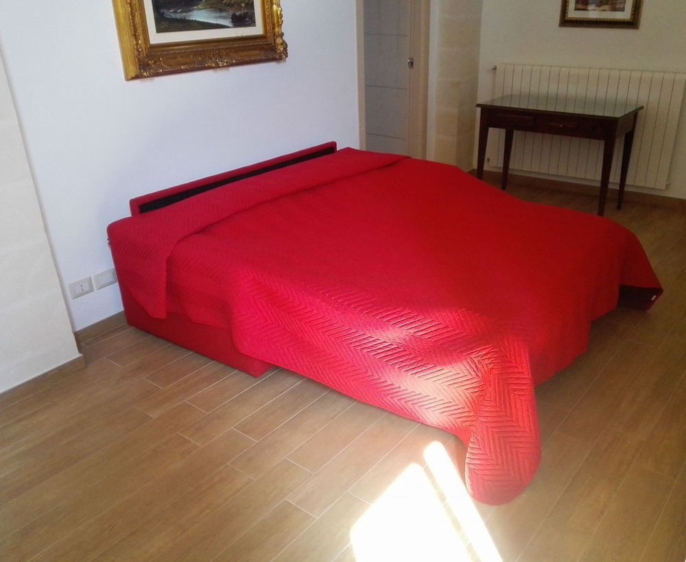 Deluxe Studio, 1 Queen Bed with Sofa bed, Mountain View photo 2