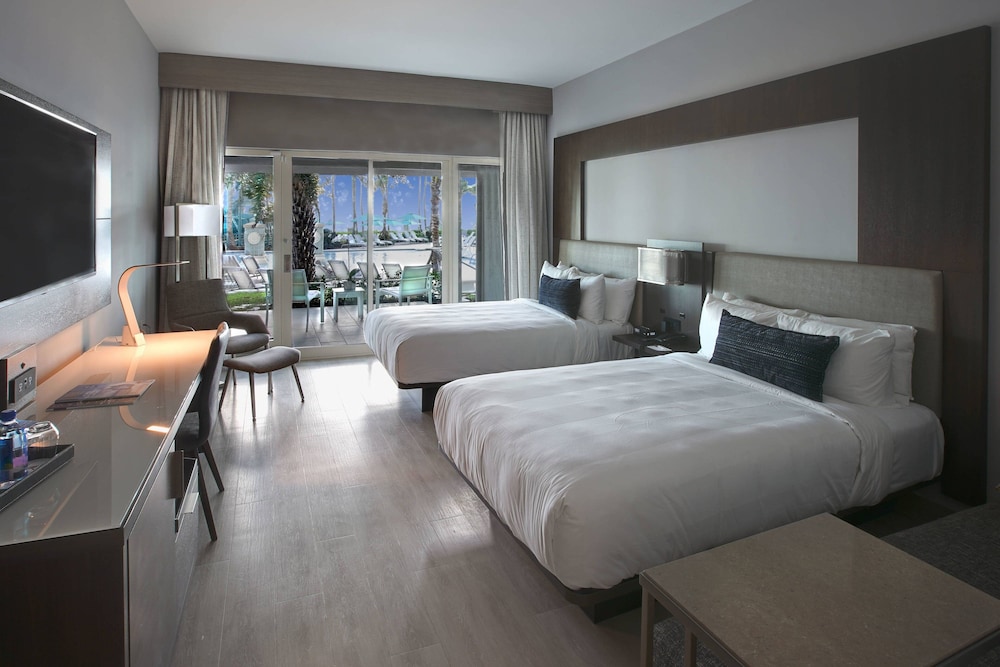 Room, 2 Double Beds, Pool View - Photo 2