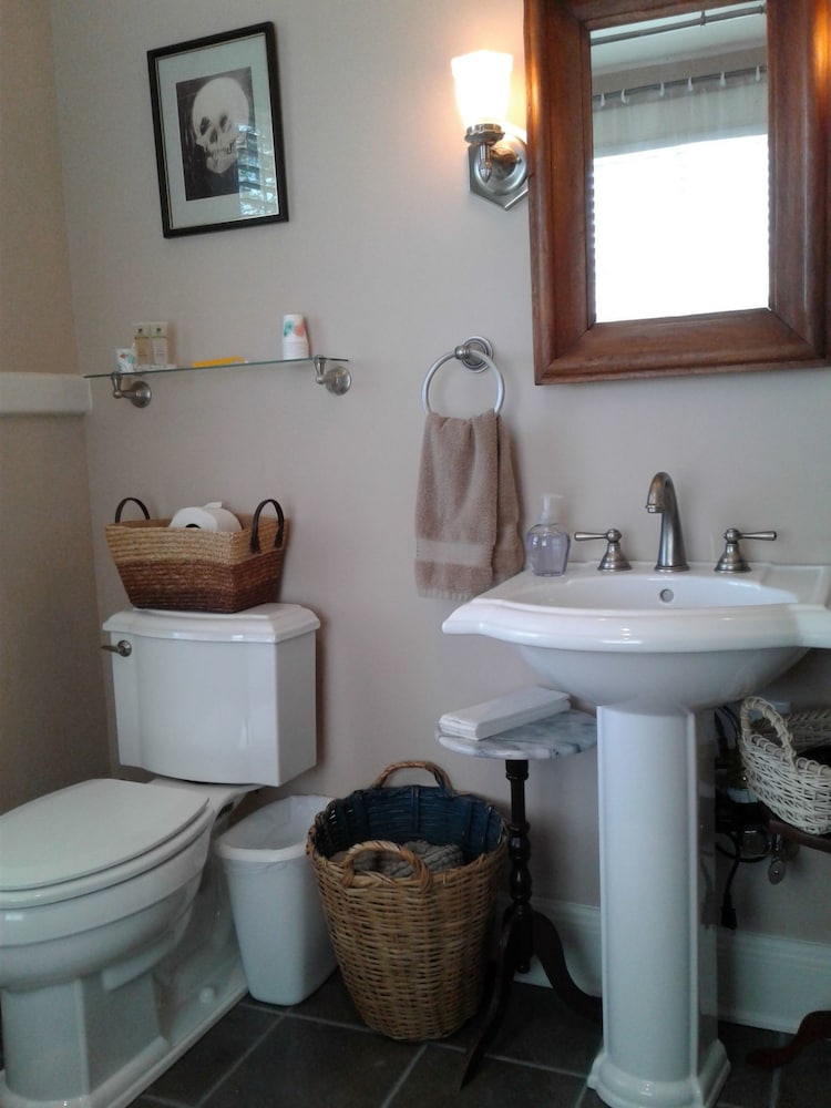 Room, 1 Bedroom, Shared Bathroom (Little Blue Room) photo 3