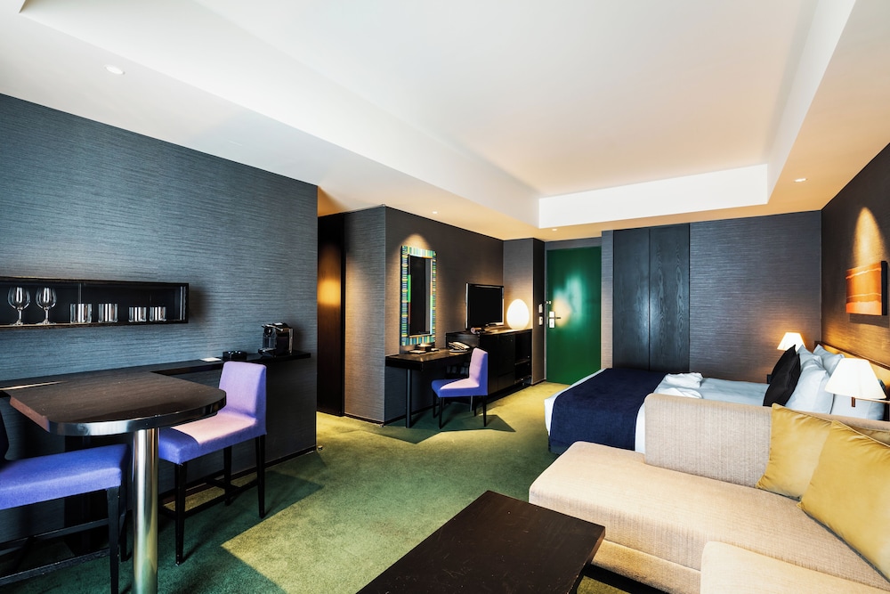 Deluxe King Room, Non Smoking - Photo 4