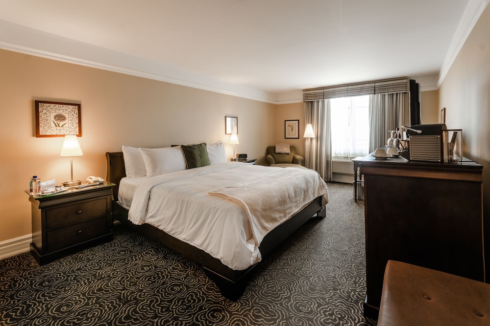 Classic Room, 1 King Bed photo 1