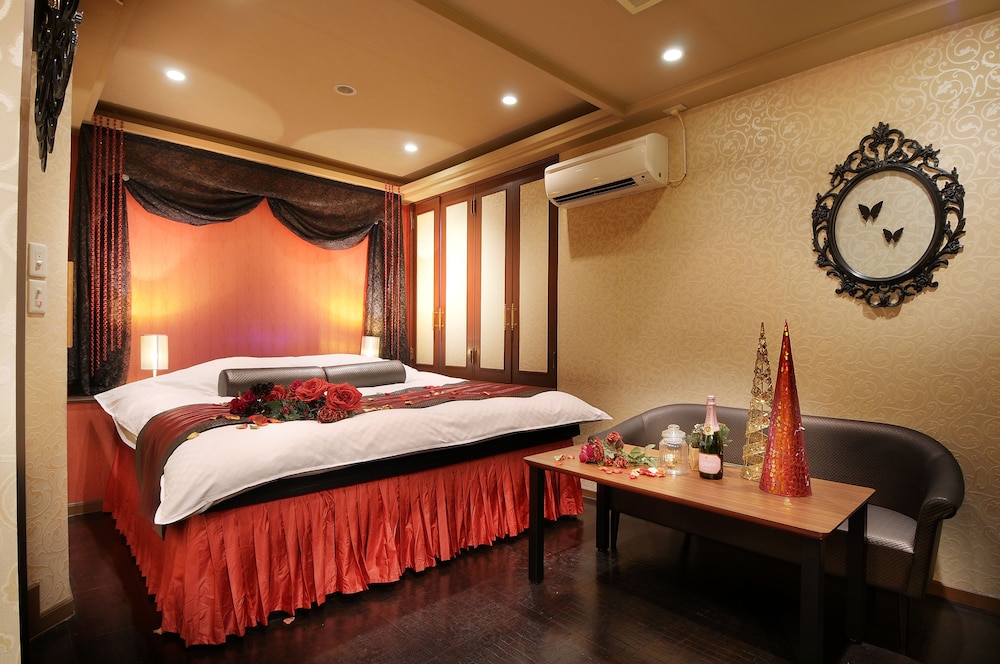 Basic Room, 1 Queen Bed, Smoking photo 3