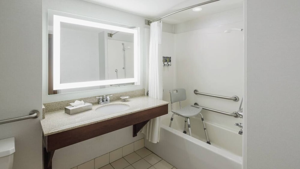 Room, 2 Double Beds, Accessible, Bathtub (Mobility)