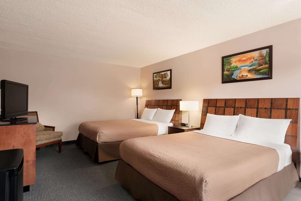Room, 2 Queen Beds, Non Smoking photo 2