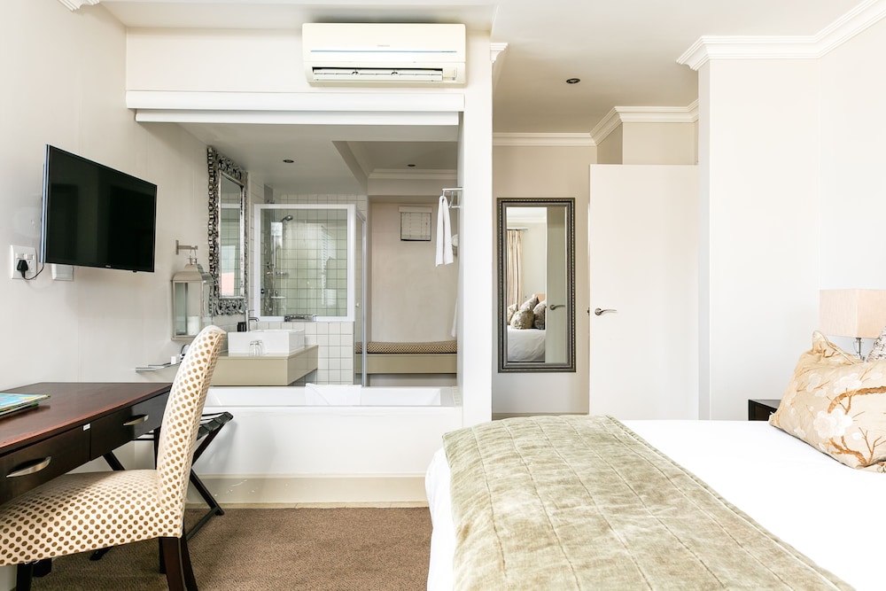Bay Residence photo 1