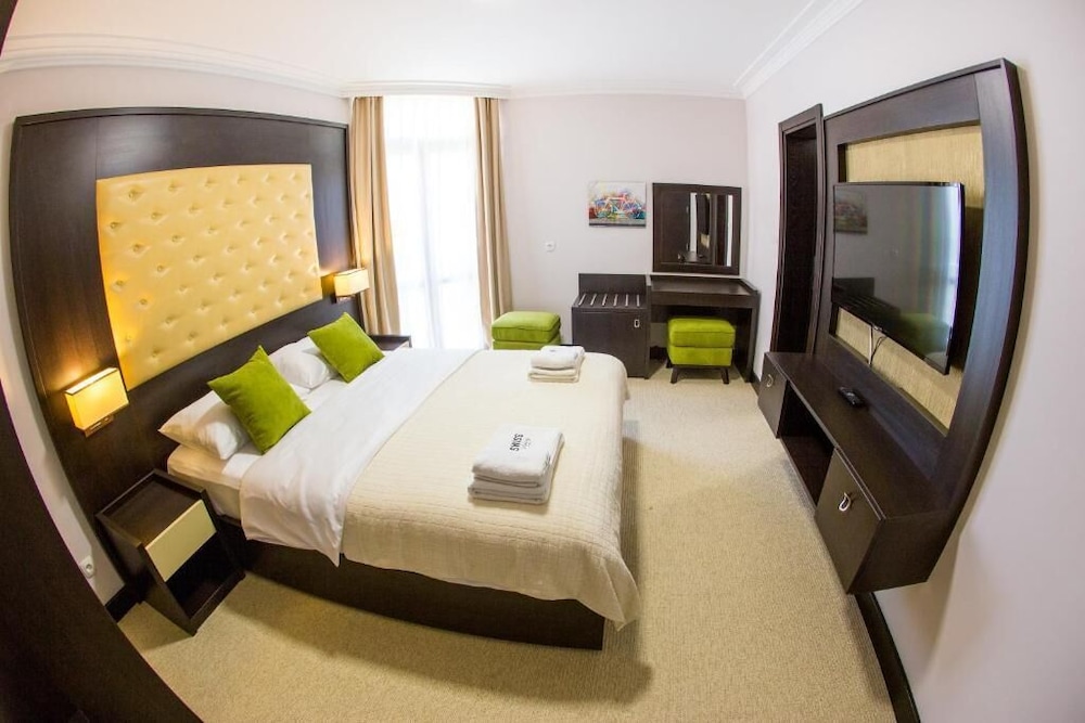 Deluxe Double Room photo 3
