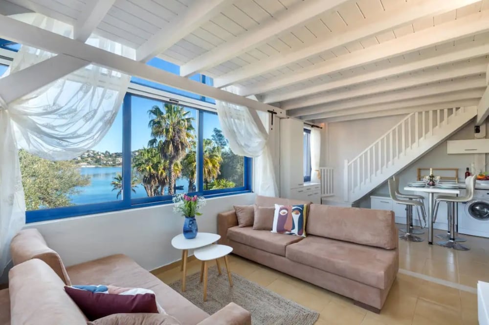 Luxury Apartment, 2 Bedrooms, Sea View