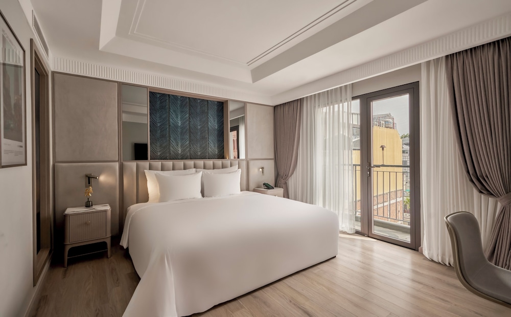 Junior Studio Suite, Balcony (French) photo 2