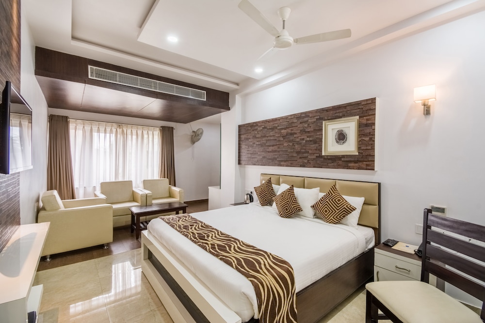 Grand Room photo 1