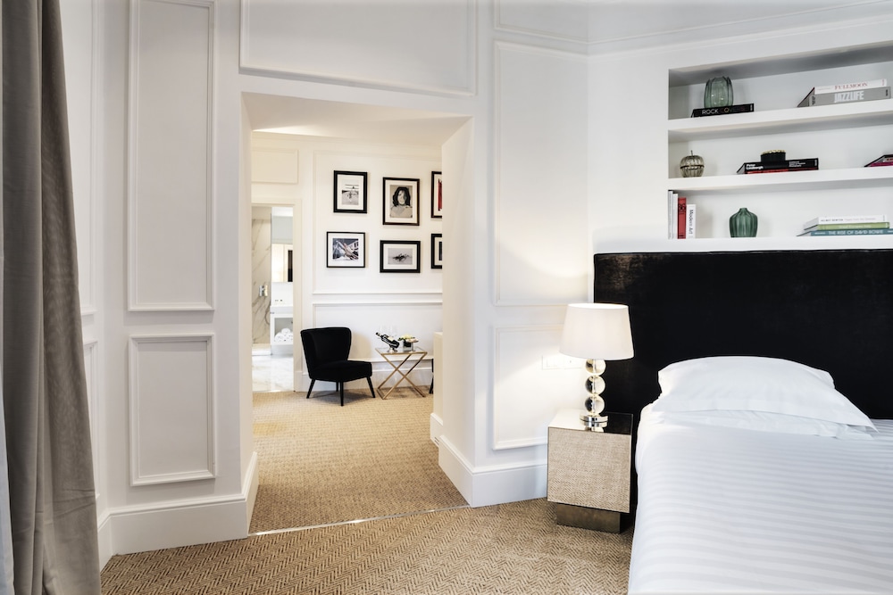 Luxury Suite, 1 King Bed photo 3