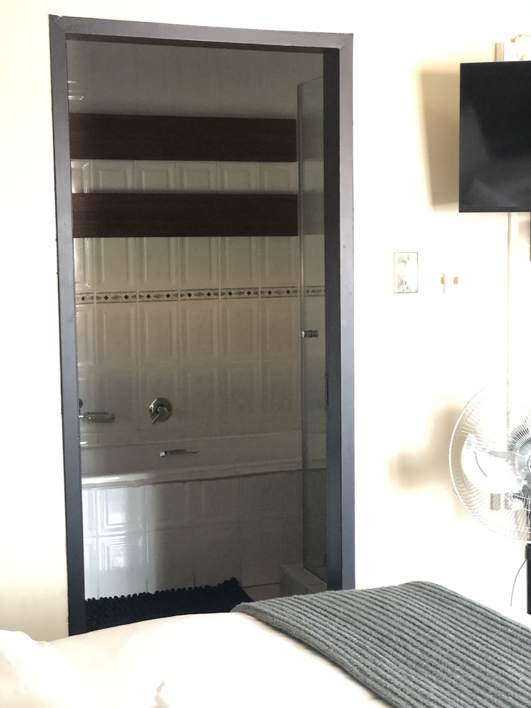 Exclusive Room, 1 King Bed photo 2