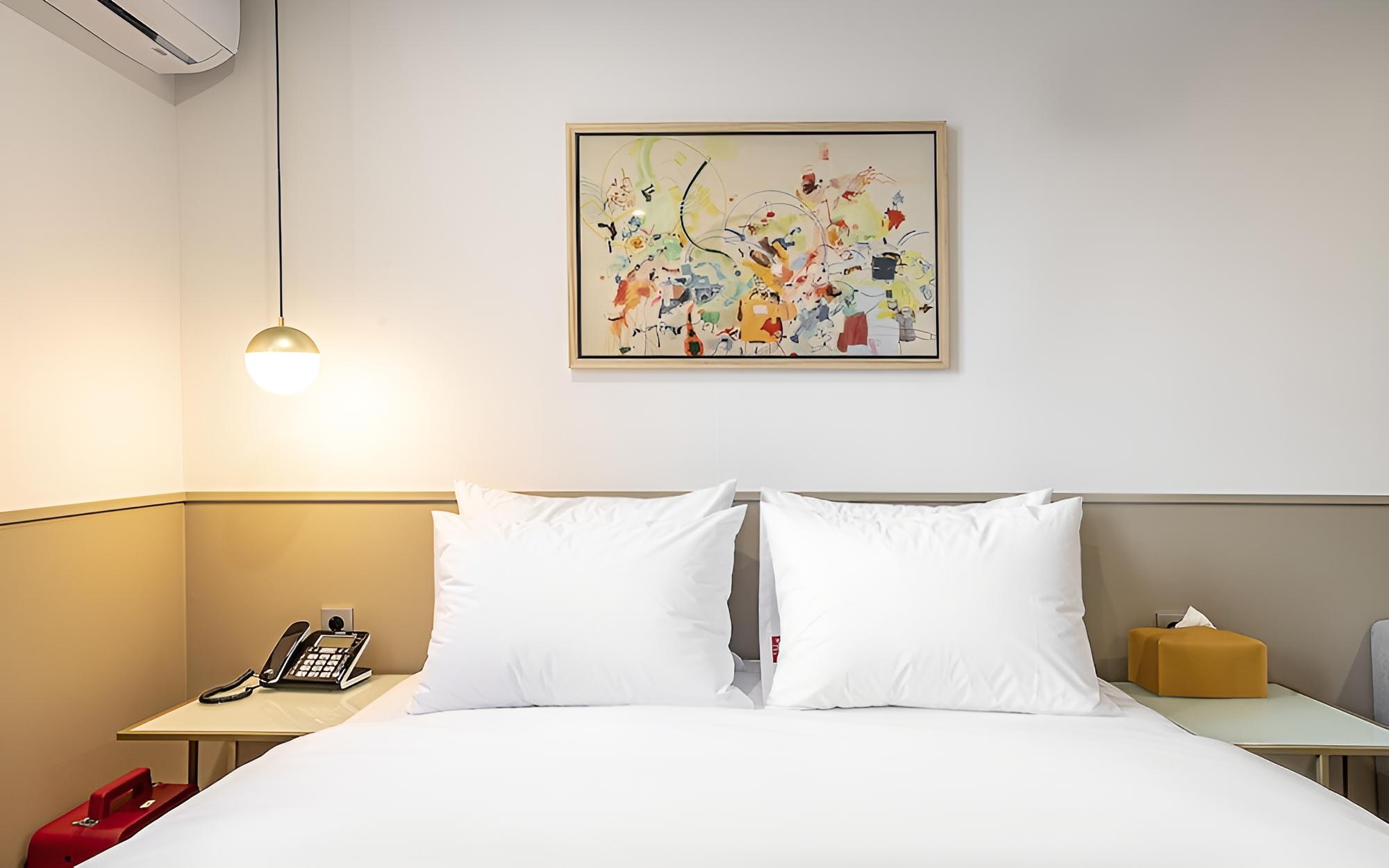 Room (Premium Double (With Styler Netflix A) - Photo 4