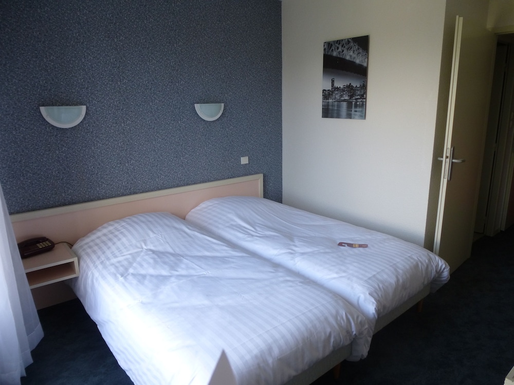 Classic Twin Room