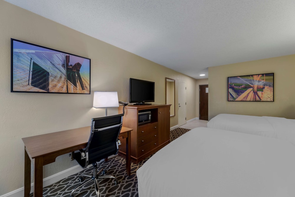 Standard Room, 2 Double Beds, Accessible, Refrigerator & Microwave - Photo 1