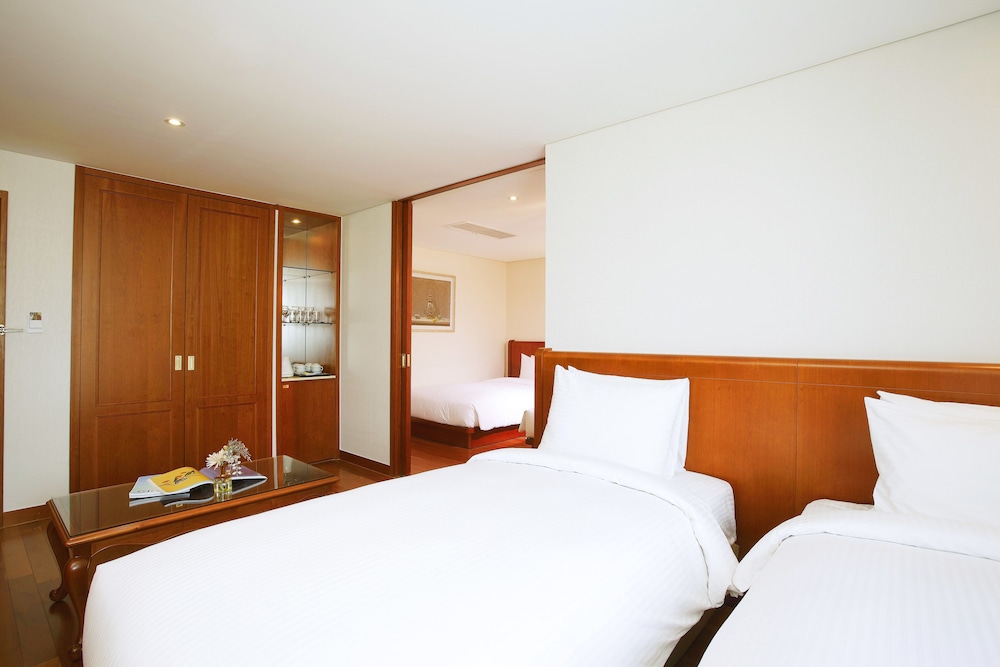 Quadruple Room - Photo 3