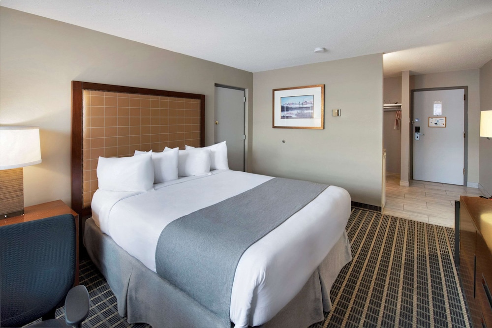 Standard Room, 1 Queen Bed, Non Smoking