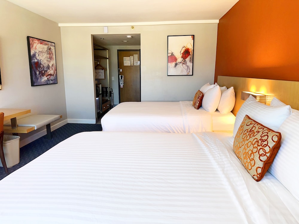 Double Room, Non Smoking - Photo 3