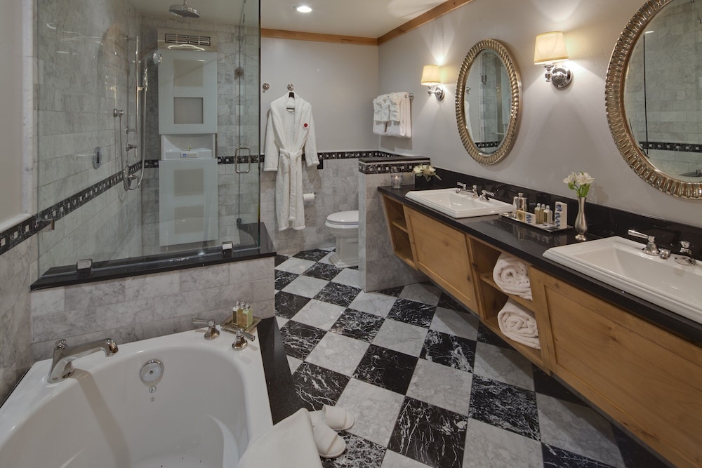 Premier Suite, 1 King Bed (Lake Front) - Photo 2
