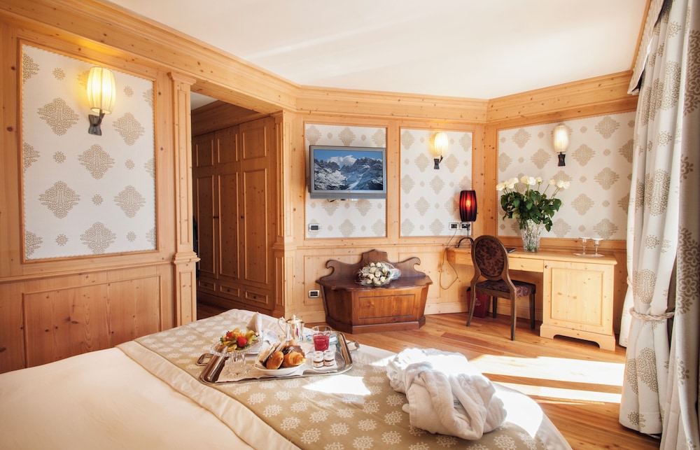 Superior Double or Twin Room - Photo 2