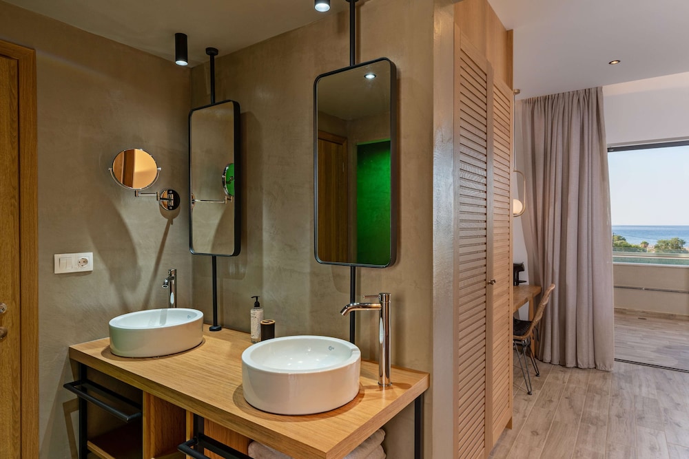 Deluxe Suite, Private Pool, Sea View photo 3