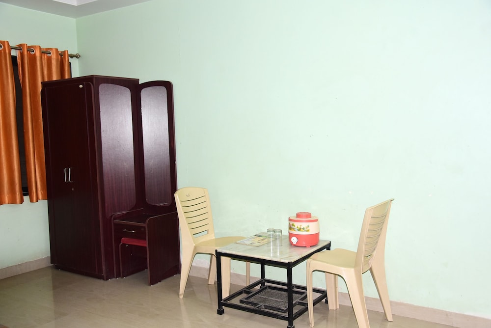 Deluxe Double Room (AC) photo 2