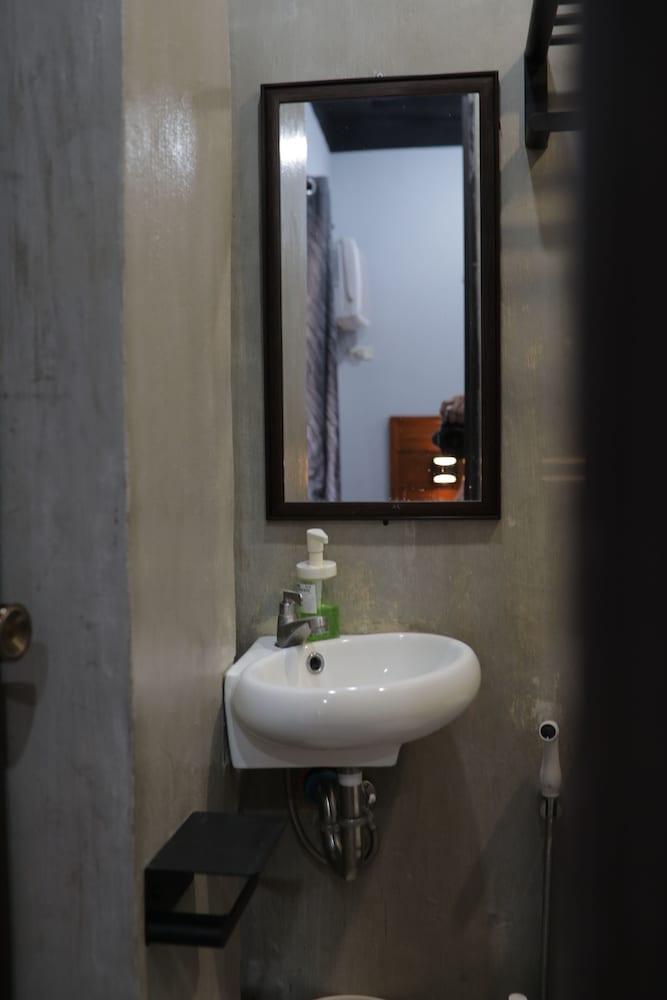 Standard Double Room - Photo 10