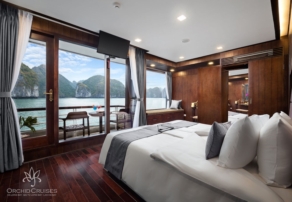 Premium Suite with Private Balcony for 1 person photo 1