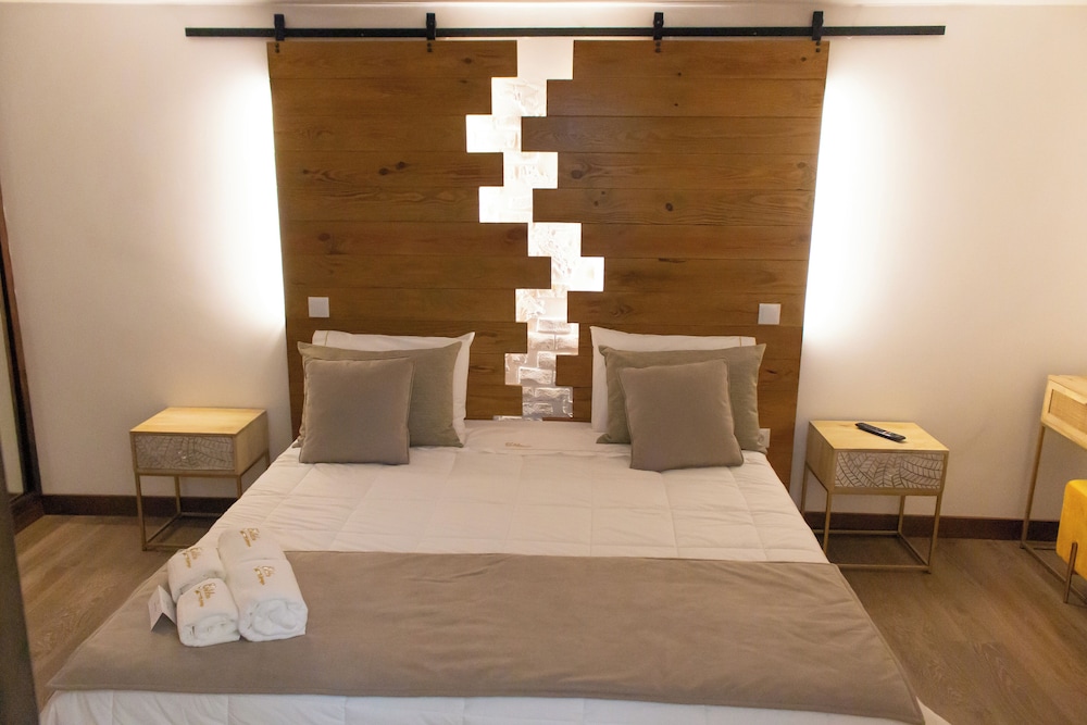 Deluxe Double or Twin Room photo 1