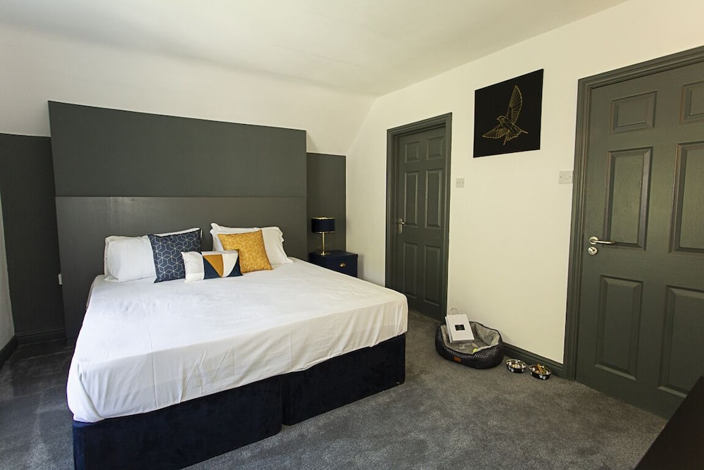 Standard Double Room, Ensuite photo 3