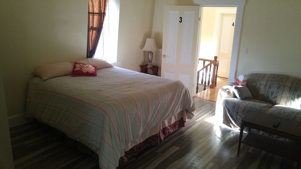House, 5 Bedrooms photo 3