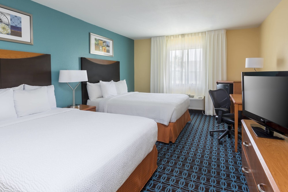 Room, 2 Queen Beds (Hearing Accessible) - Photo 1