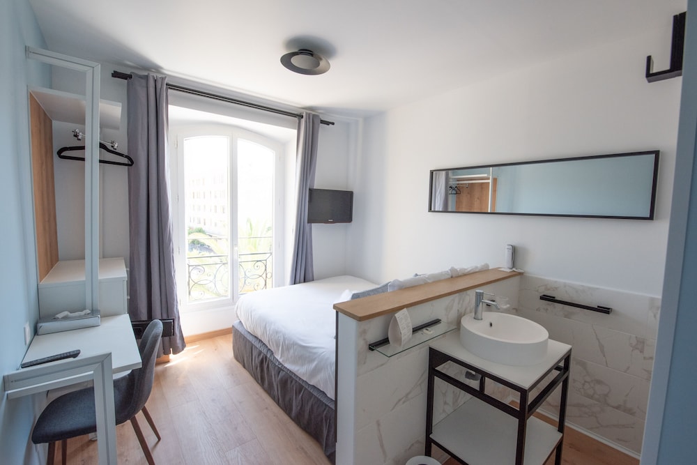 Premium Double Room, 1 Double Bed, Non Smoking photo 3