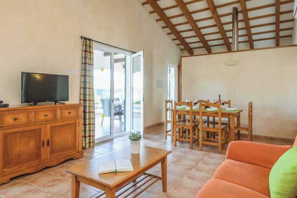 Villa (3 Bedrooms) photo 2