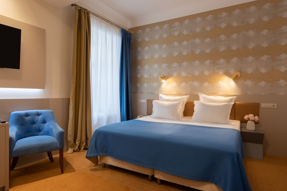 Standard Double or Twin Room photo 2