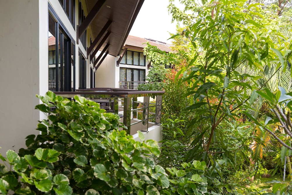 Yoga Fitness Garden Room photo 3
