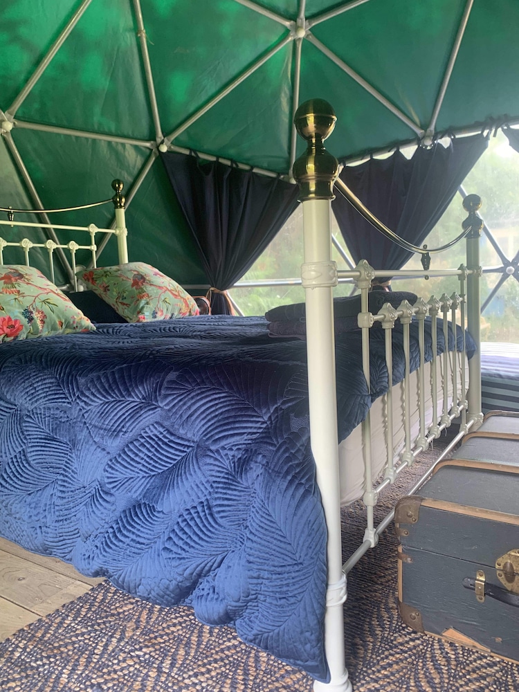 Tent (Geodesic Dome) photo 2