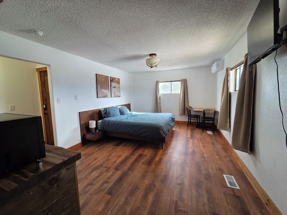 Comfort Room, Hill View