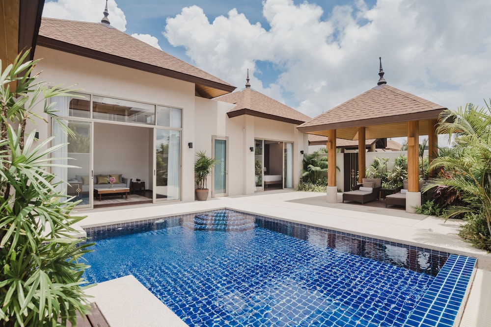 2 Bedroom Villa with Pool photo 2