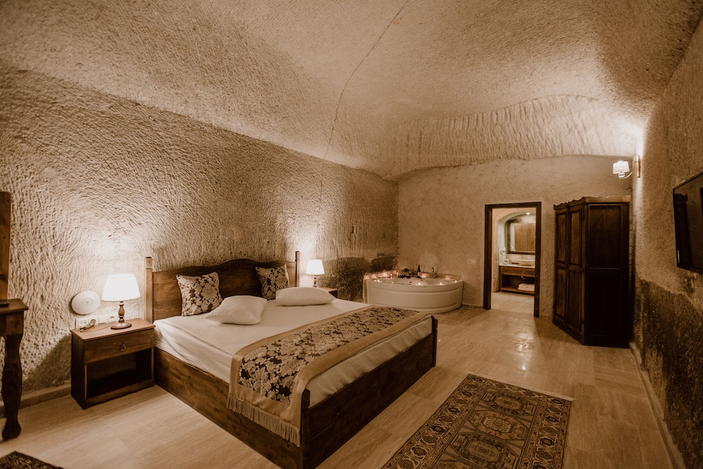 Honeymoon Room photo 2