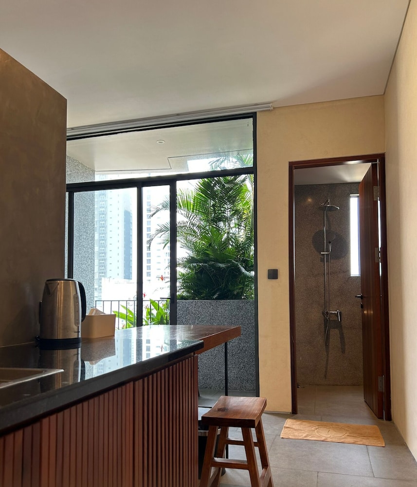 City Apartment - Photo 2