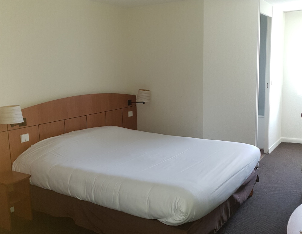 Standard Room, 1 Double Bed - Photo 8