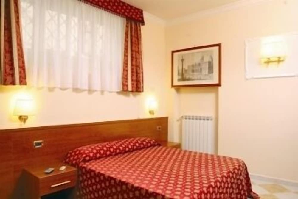 Single Room photo 3