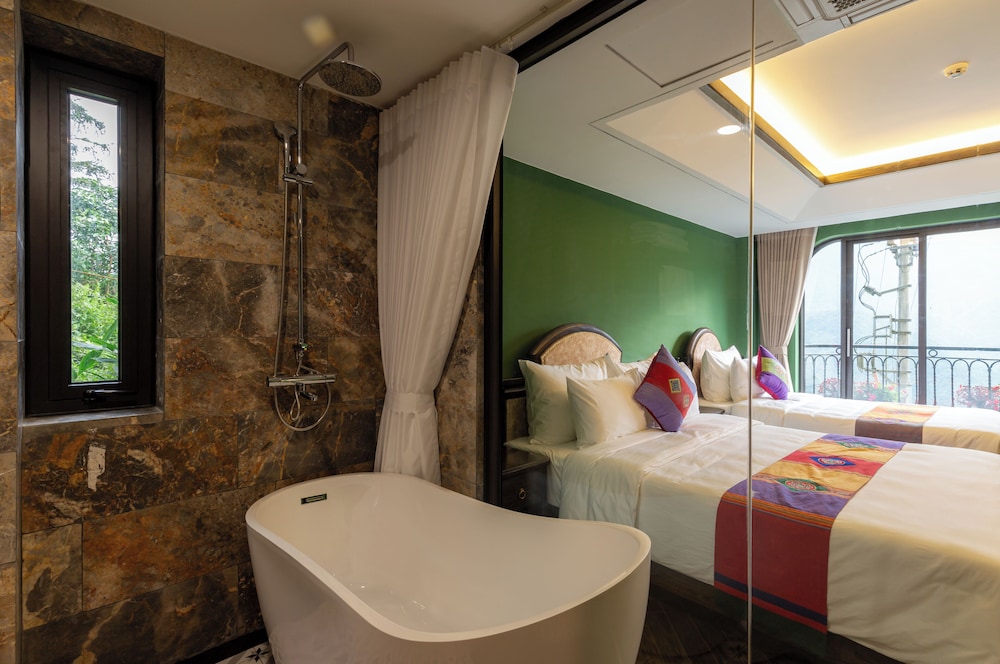 Deluxe Triple Room, Mountain View - Photo 7
